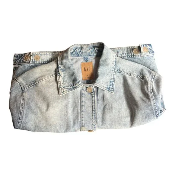 GAP WOMEN'S MEDIUM JEAN JACKET WITH BUTTONS AND FRONT POCKETS - Picture 7 of 7